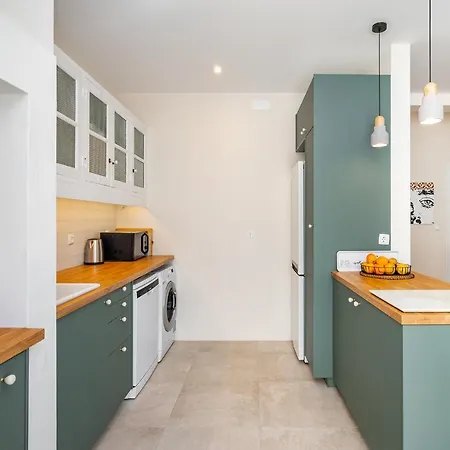 Design Flat, Luxury, 7 People, Pool & Garden Apartment