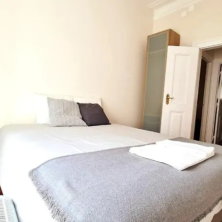 Design Flat, Luxury, 7 People, Pool & Garden Lisbon
