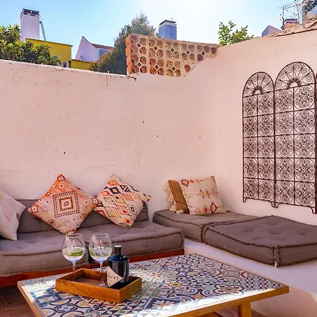 Design Flat, Luxury, 7 People, Pool & Garden Apartment Lisbon