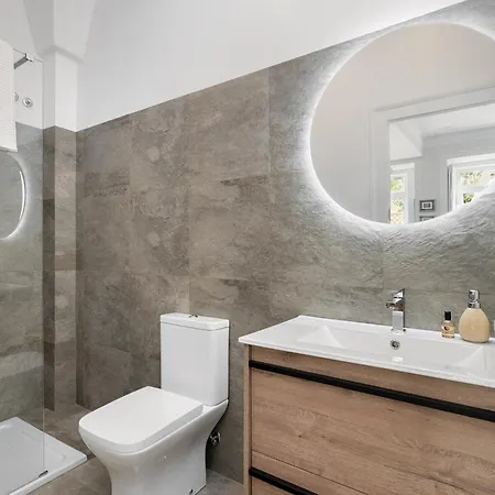 Design Flat, Luxury, 7 People, Pool & Garden Apartment