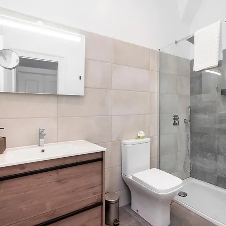 アパート Design Flat, Luxury, 7 People, Pool Garden *