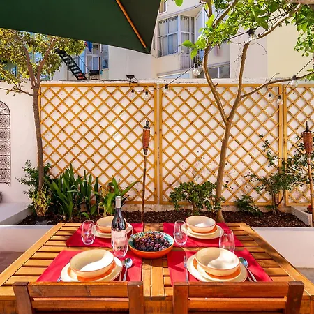 Апартаменты Design Flat, Luxury, 7 People, Pool Garden Лиссабон