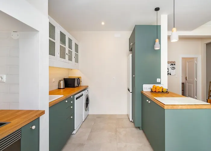 Design Flat, Luxury, 7 People, Pool Garden Apartment