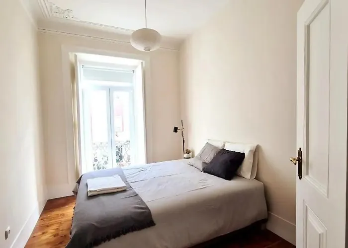 Design Flat, Luxury, 7 People, Pool Garden Lisbon